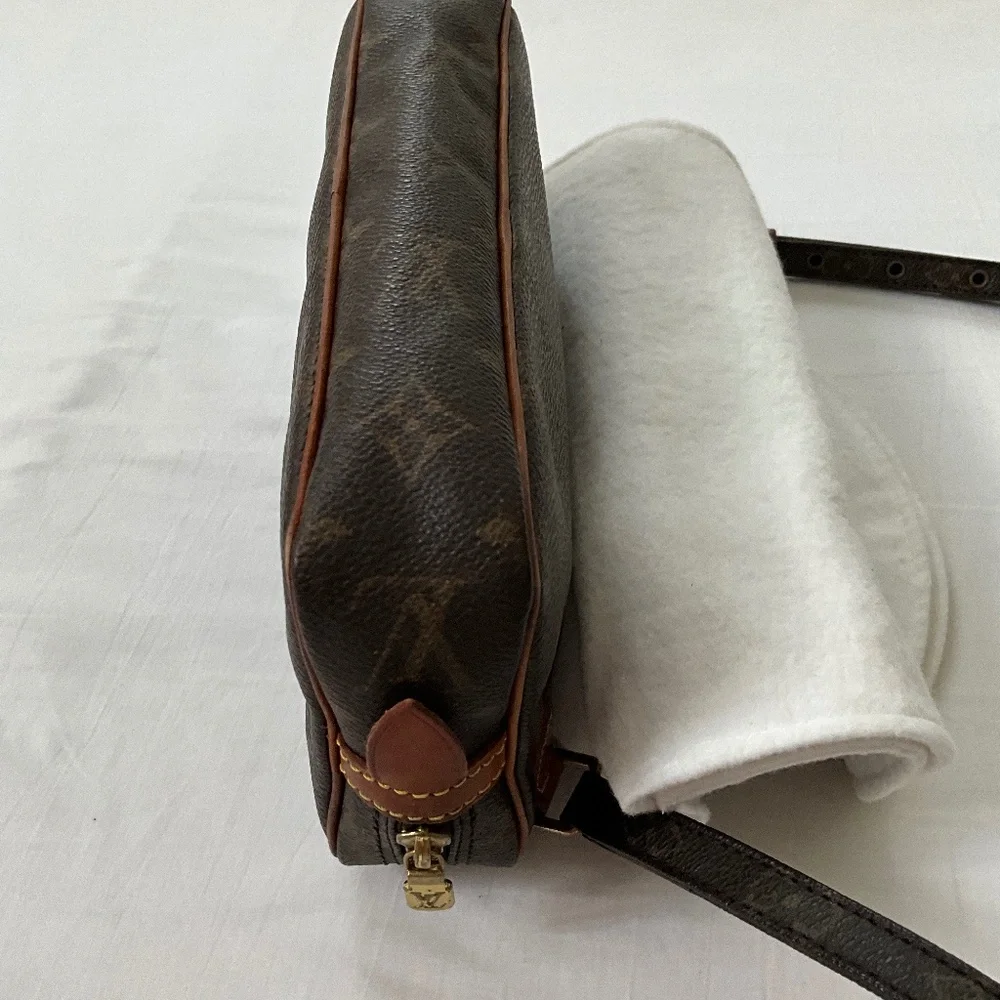 Louis Vuitton excellent pre